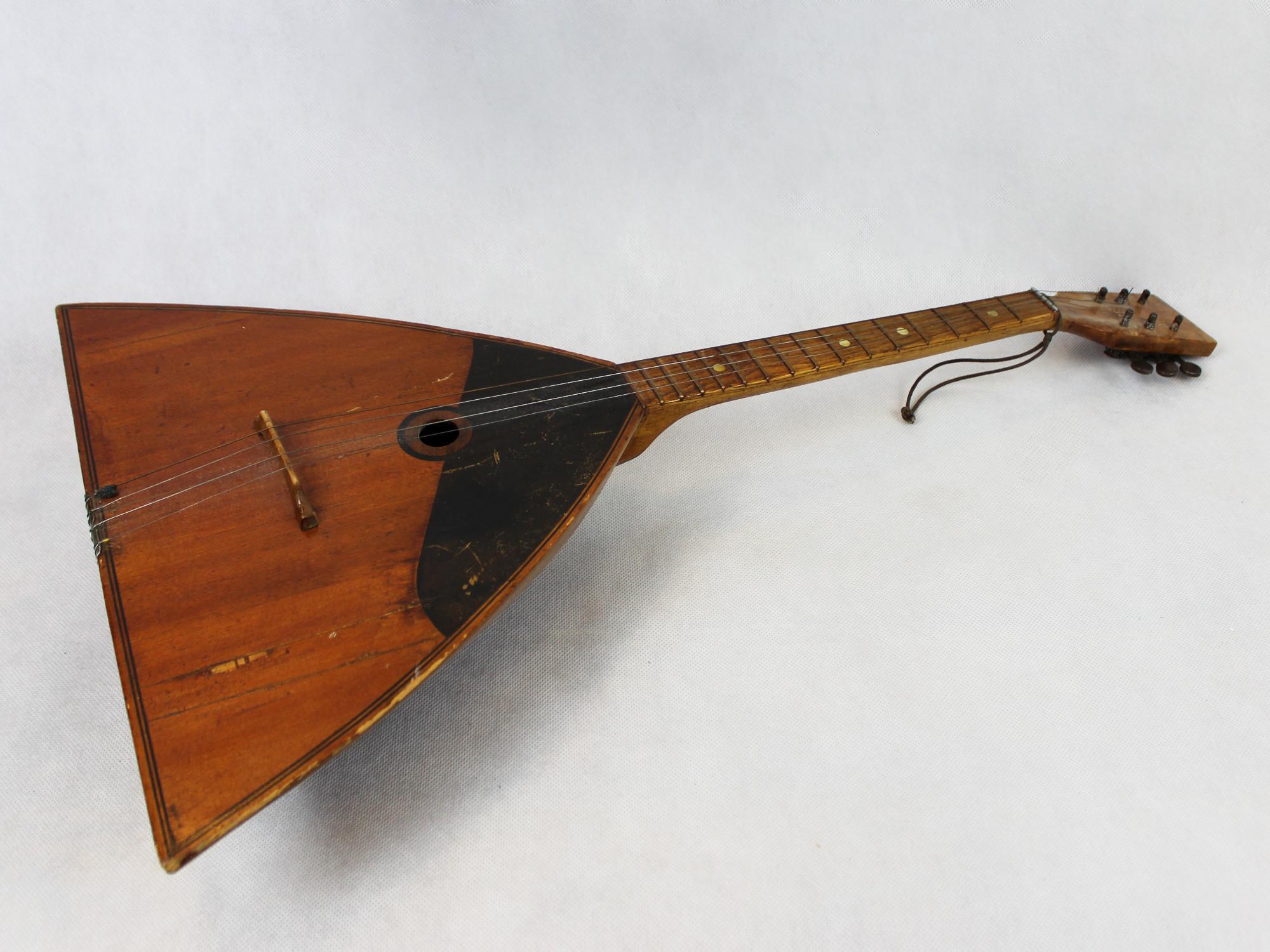 Balalajka - Oroszországi (PG-0271) - Pápai Galéria